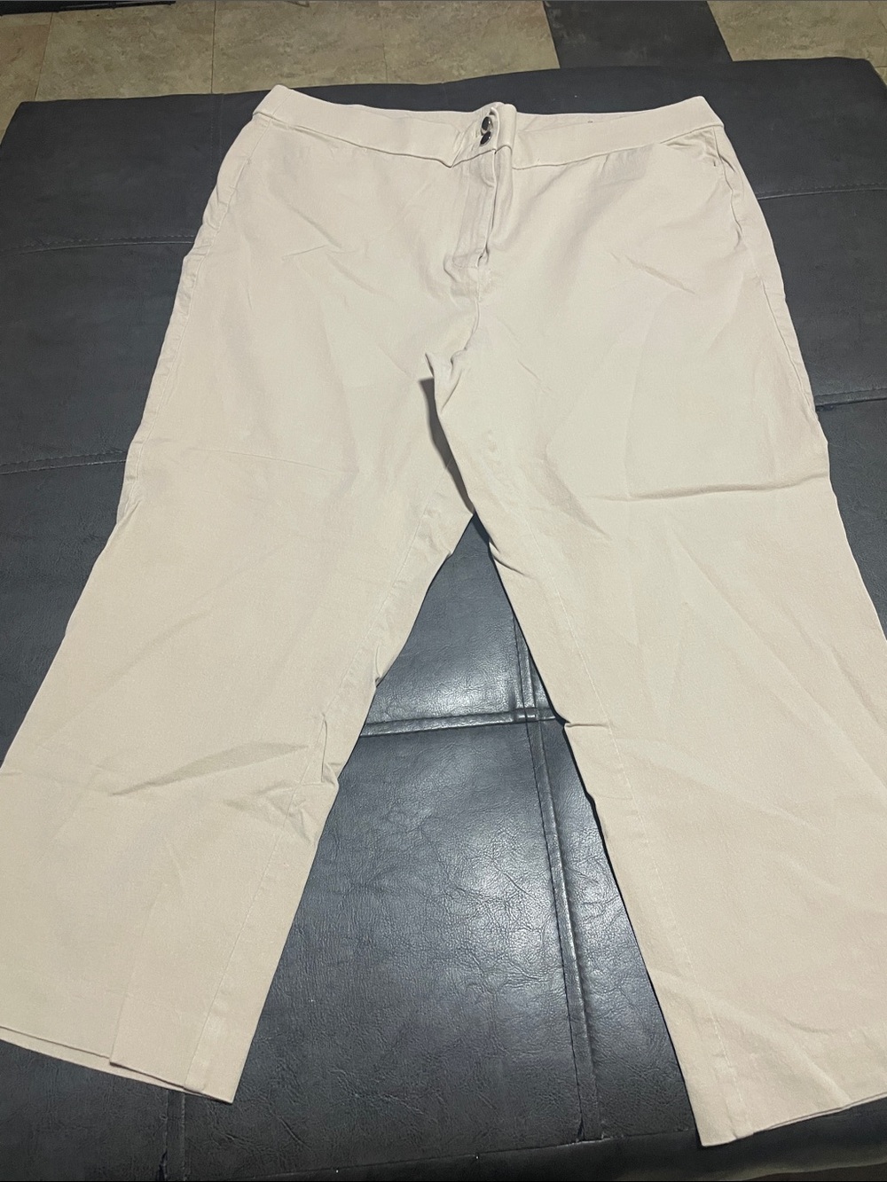 Chico's Women's Ankle Crop Pants in Light Beige size 2.5